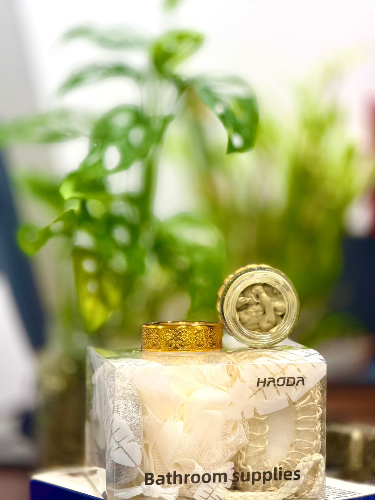 Elevate your skincare routine with nature-powered formulas designed to brighten, nourish, and reveal your skin’s true radiance every single day. Glow Naturally. Shine Confidently.